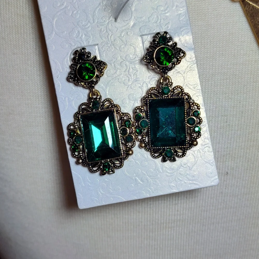 Gothic Green Statement Necklace Earring Set Teal Green Stones